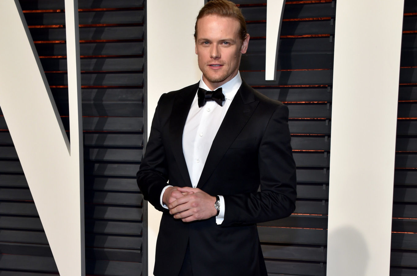 Beverly hills, ca - february 26: actor sam heughan attends the 2017 vanity fair oscar party hosted by graydon carter at wallis annenberg center for the performing arts on february 26, 2017 in beverly hills, california. (photo by pascal le segretain/getty images)