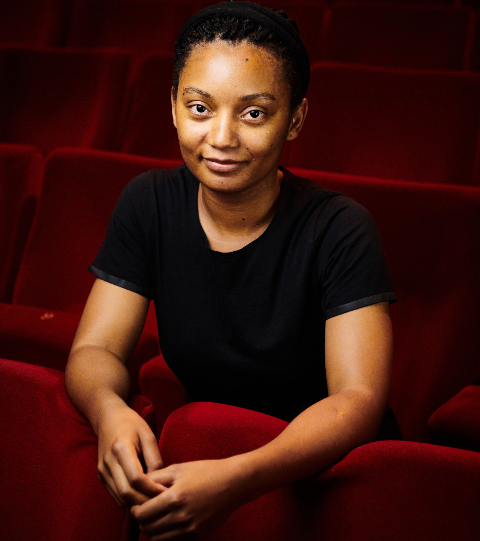 Rungano nyoni is a self-taught writer/director born in lusaka, zambia and grew up in wales, uk. Her short films have featured in over 400 film festivals. In 2009 she won a bafta cymru for her short film “the list”. Her subsequent film “mwansa the great” was funded by uk film council and focus features (usa). It was selected at over 100 inter- national film festivals, awarded over 20 prizes and nomi- nated for a bafta in 2012. In 2015 rungano was selected for the nordic factory, a finnish/danish co production where she co-directed “listen”. “listen” was nominated for a european film award 2015 and won the best short narrative prize at tribeca film festival. Rungano’s debut feature, “i am not a witch”, premiered this year at cannes film festival in the directors fortnight sidebar, and also screened at tiff ahead of its lff premiere.