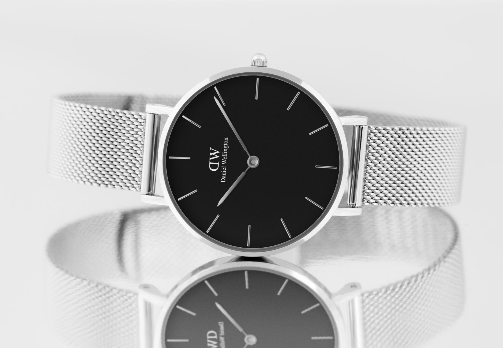 Daniel wellington petite sterling black e1513243759225