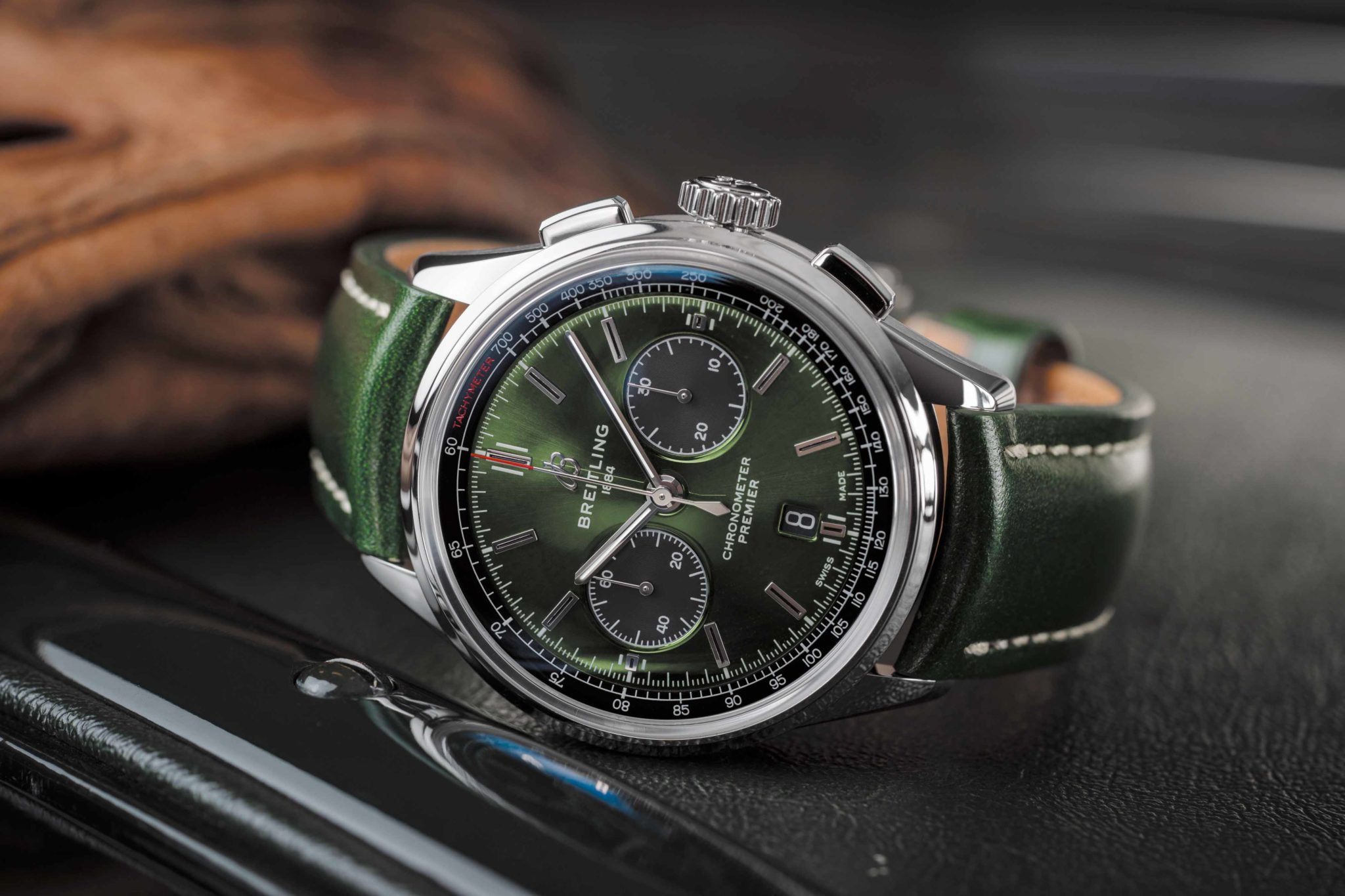 New breitling premier b01 chronograph 42 bentley british racing green with a british racing green leather strap 1