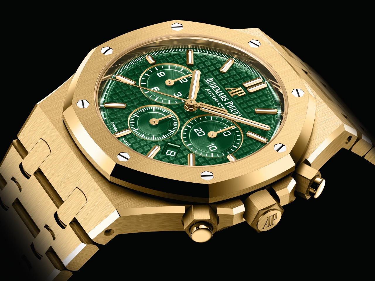 Audemars Piguet's new Royal Oak joins the green revolution