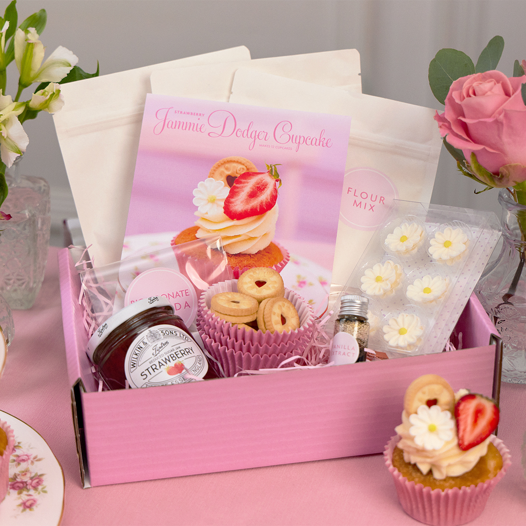 Olivia burton x peggy porschen strawberry jammie dodger cupcake kit