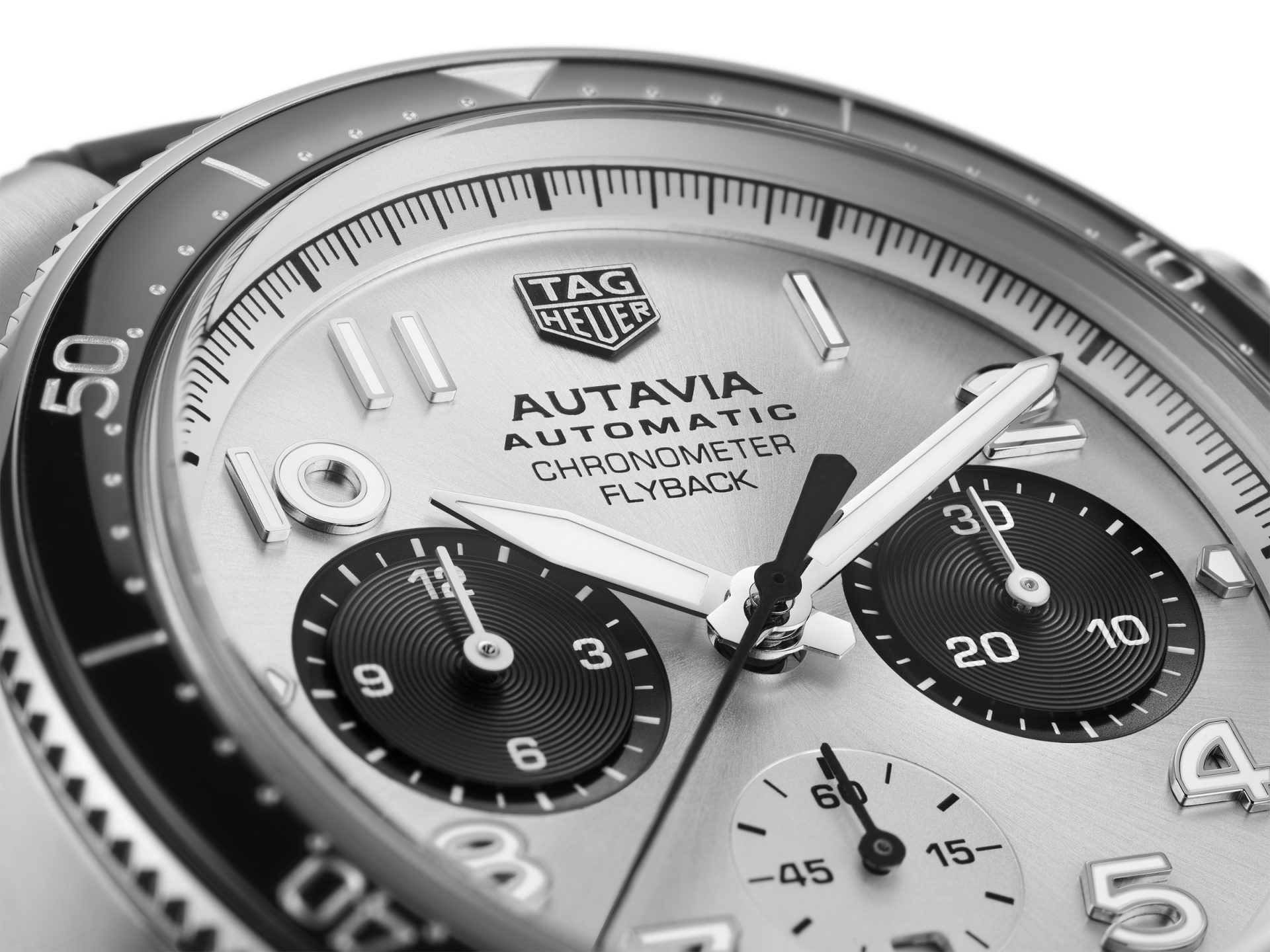 Tag heuer autavia flyback chronograph close