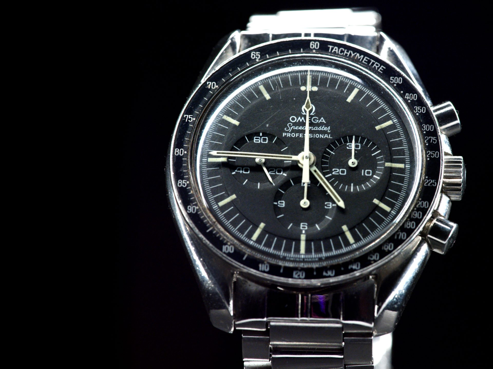 Omega speedmaster 1 brightened