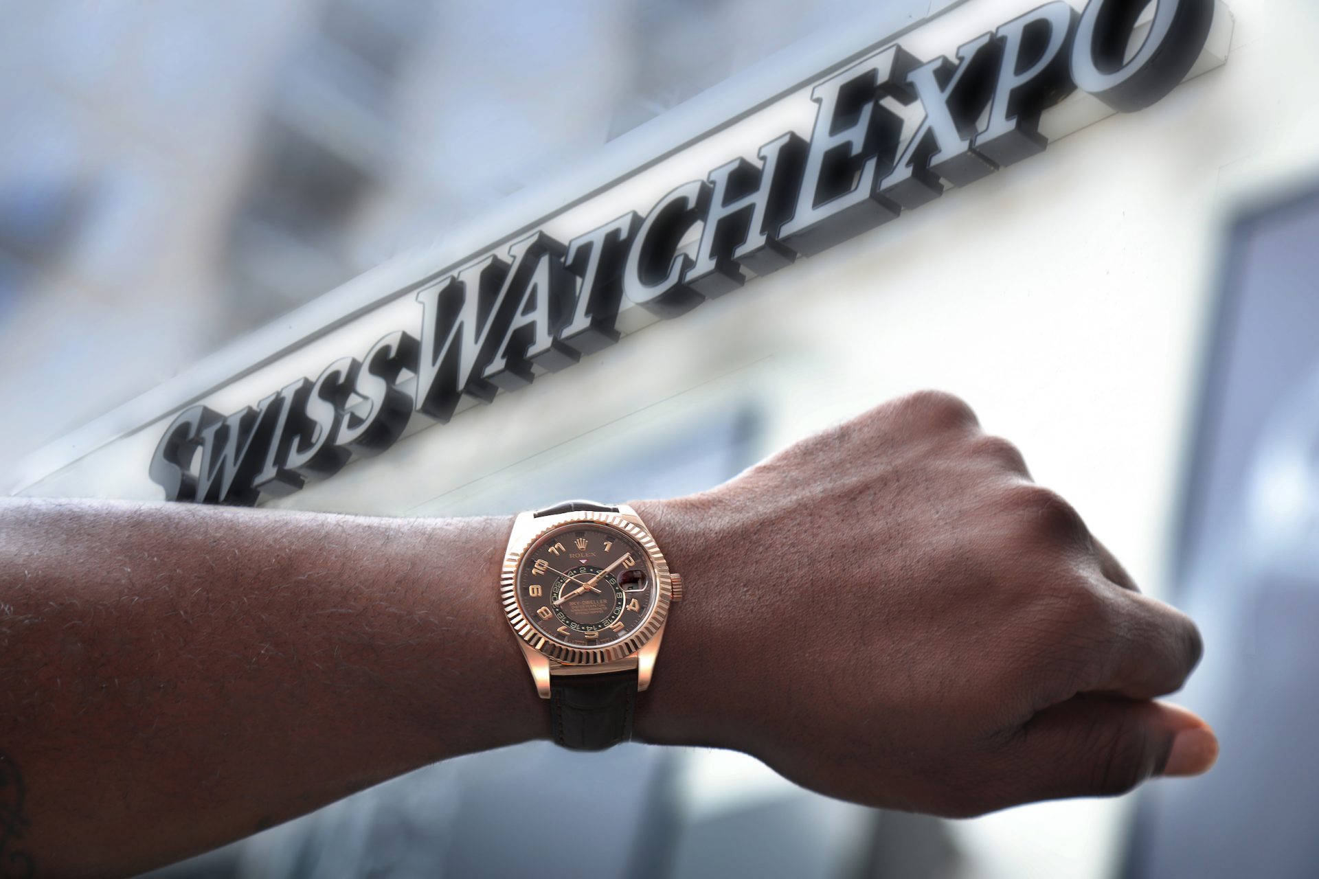 Rolex sky dweller everose gold leather strap