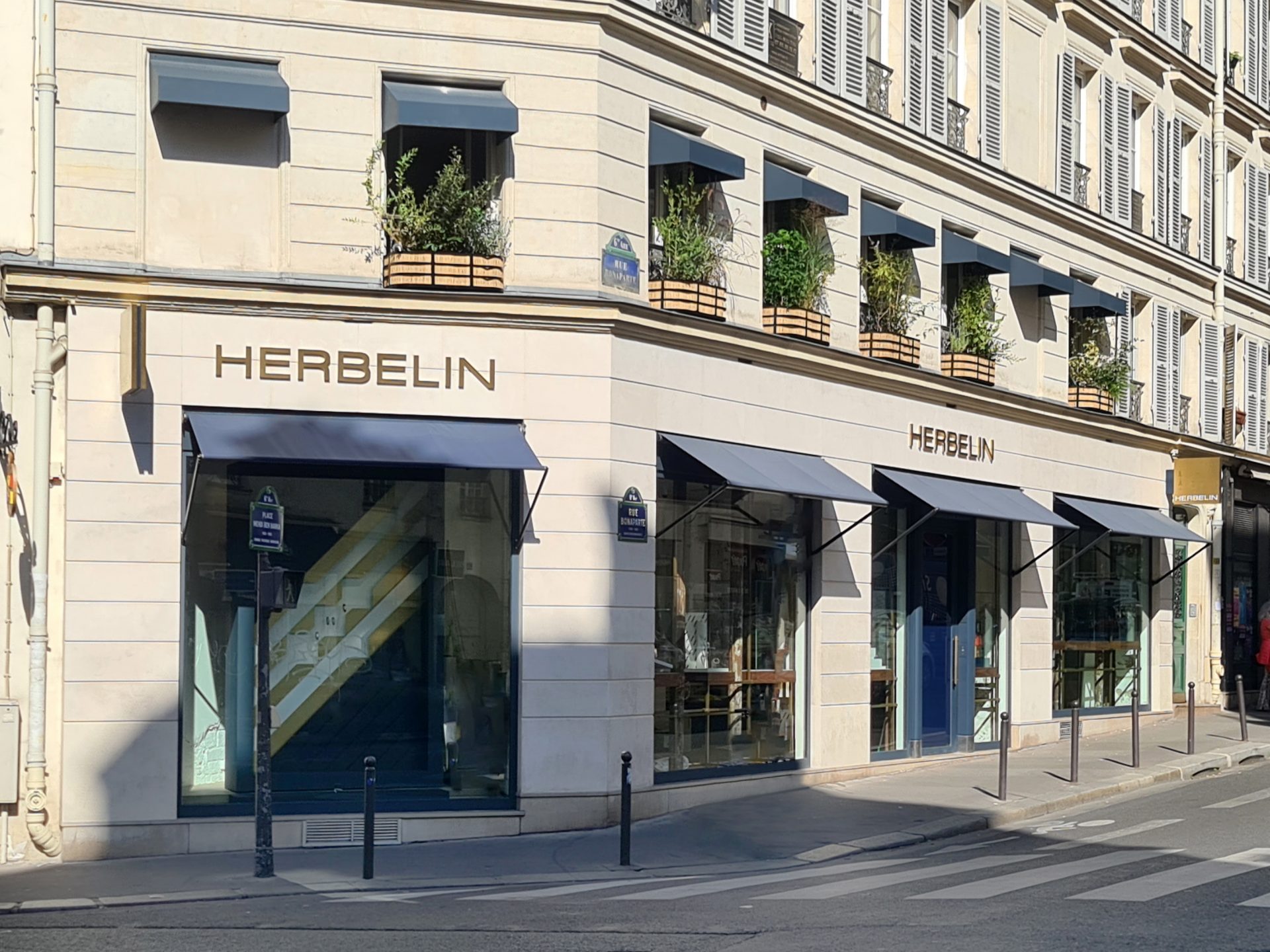 Herbelin flagship store street view