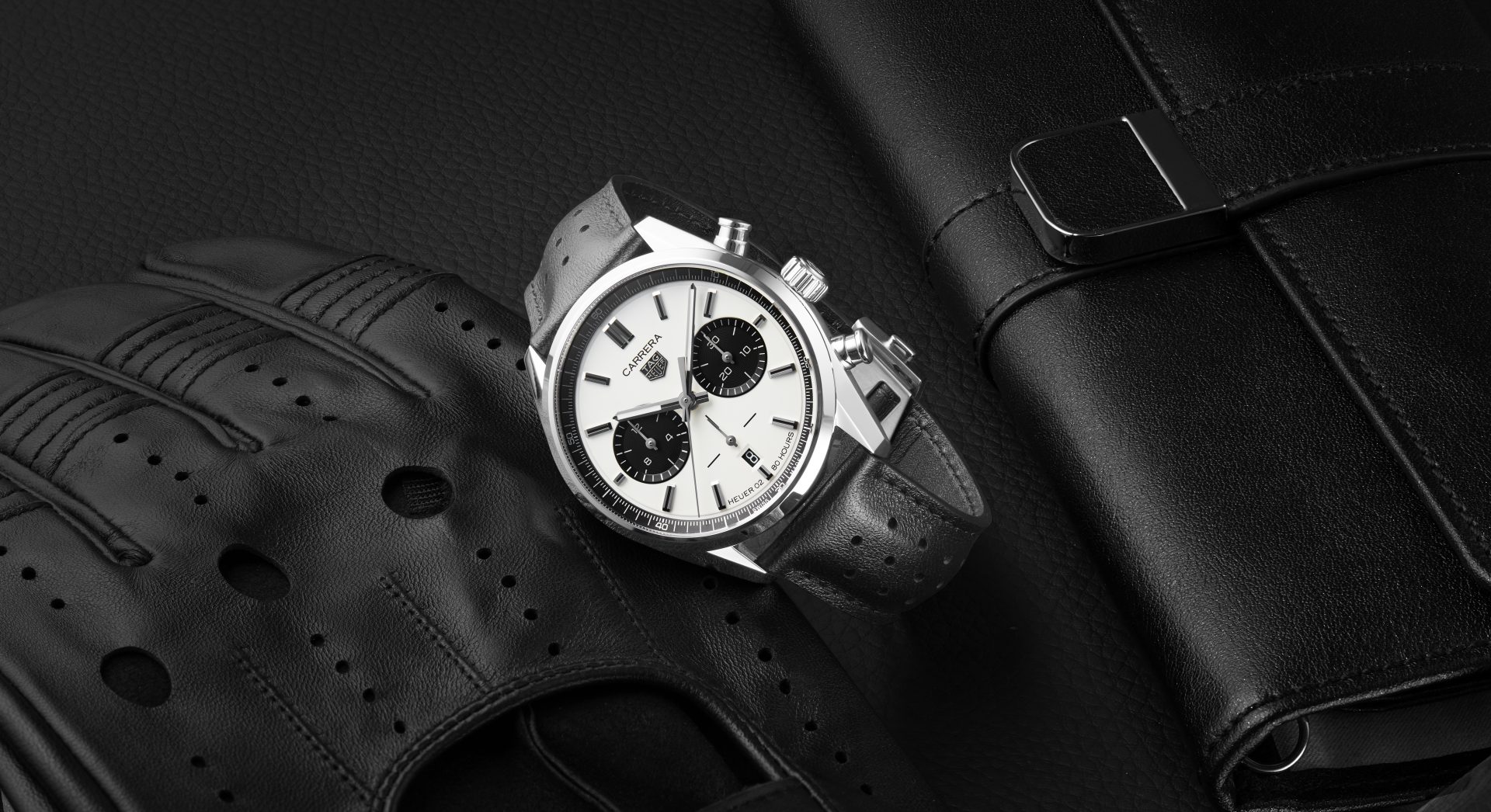 Vacheron constantin's 'panda dial' overseas chronograph 17382157 7 wide