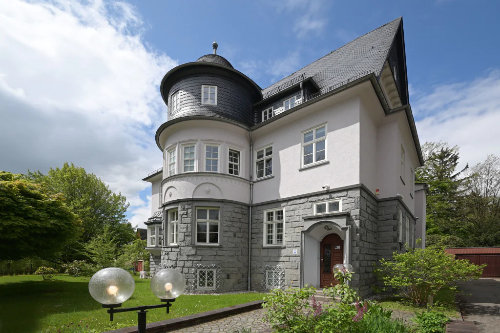 Europe's Largest Pre-owned Watch Trader Lays Off Almost Half Its ...