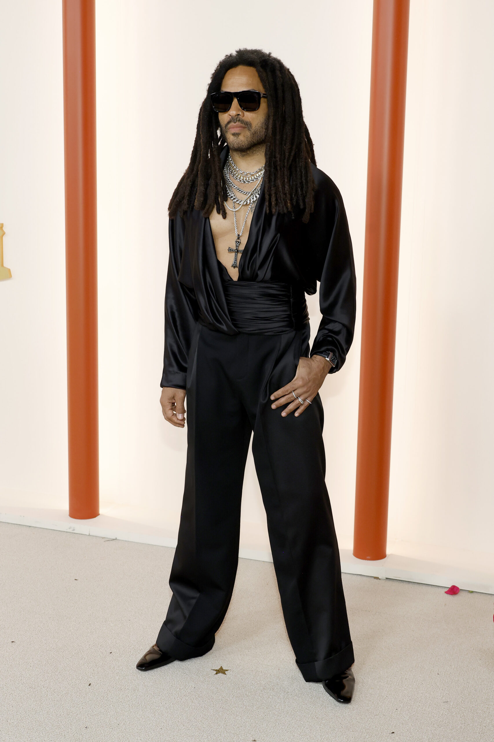 Oscars lenny kravitz at the academy awards wearing jaeger lecoultre reverso photographer mike coppola scaled