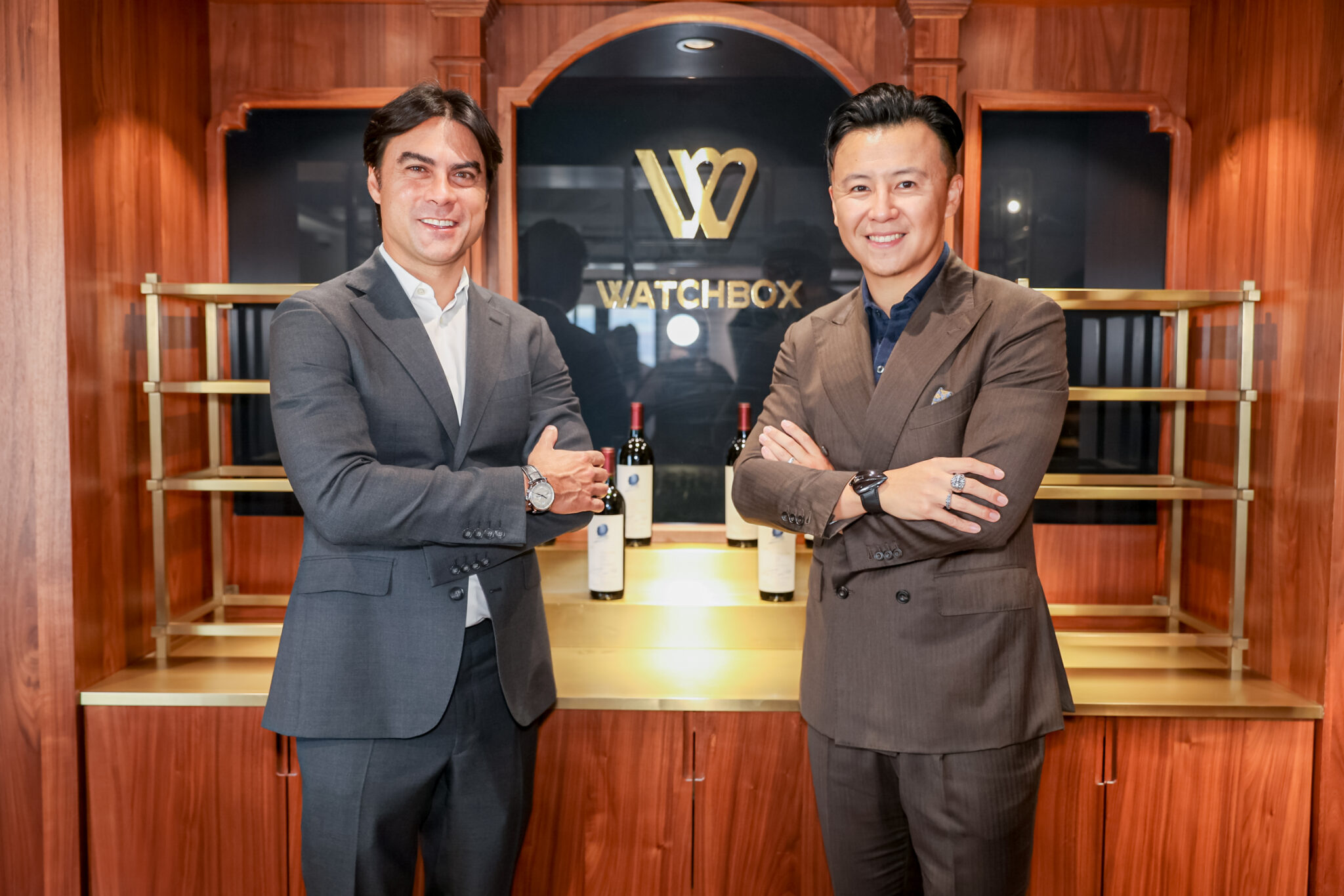 Watchbox neuchatel sales