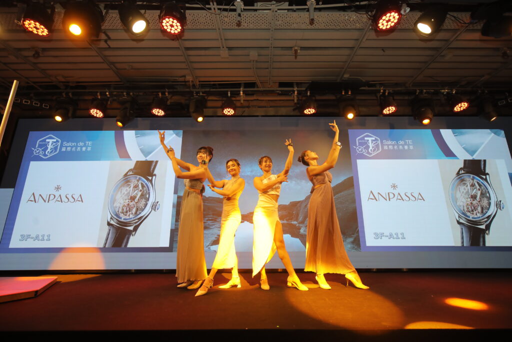 Hong kong watch & clock fair dancers2