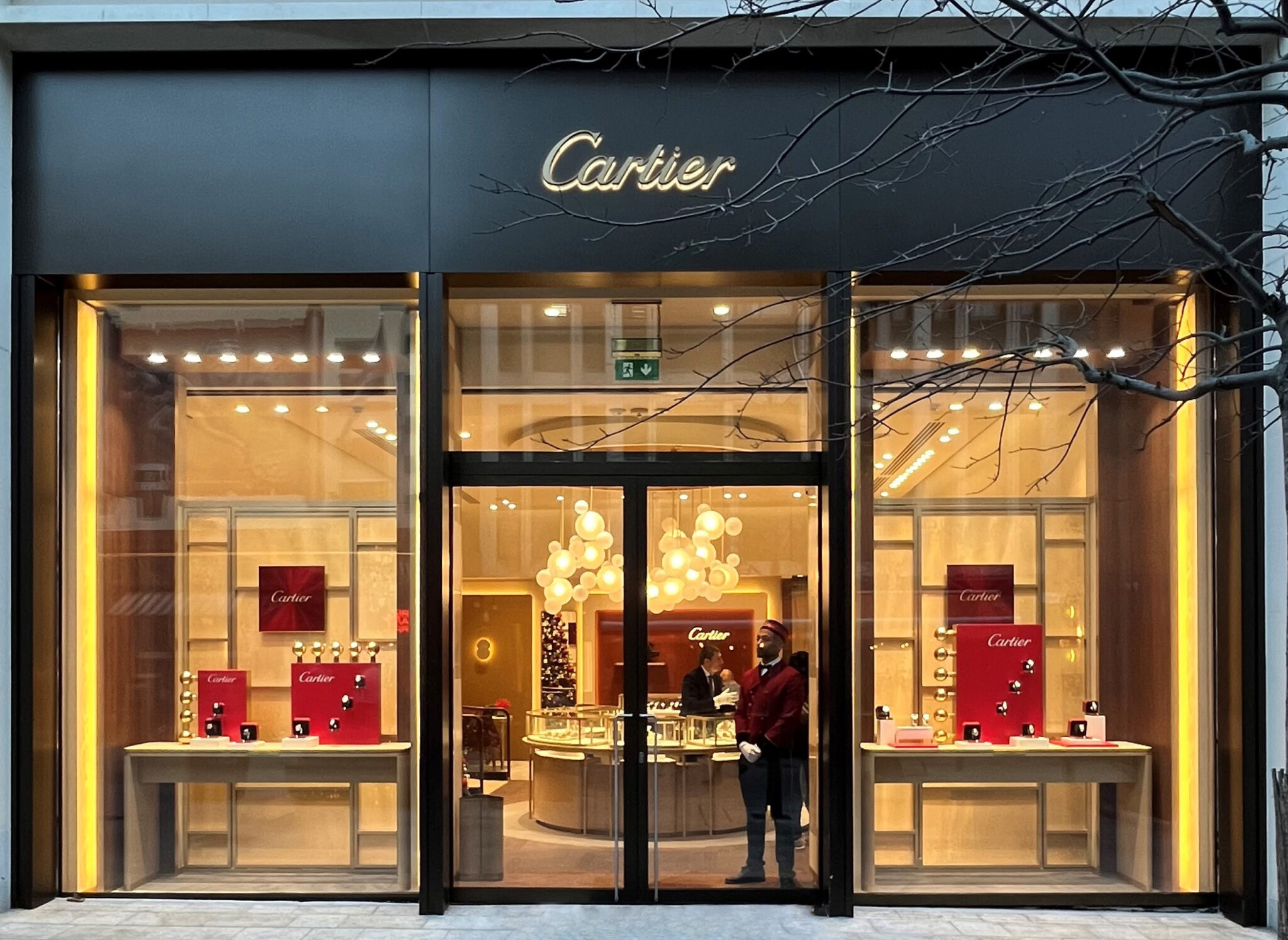 cartier-s-uk-sales-top-230-million