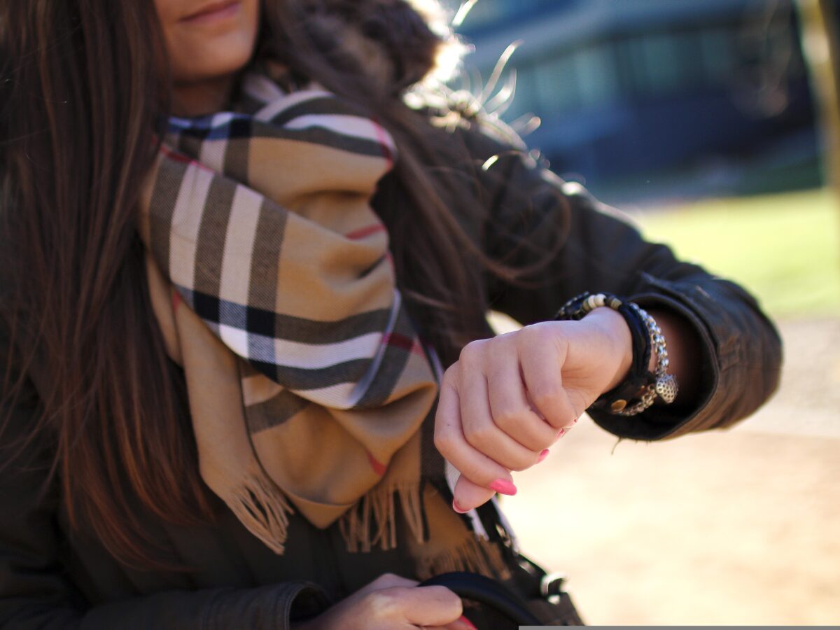 Burberry watch girl sales
