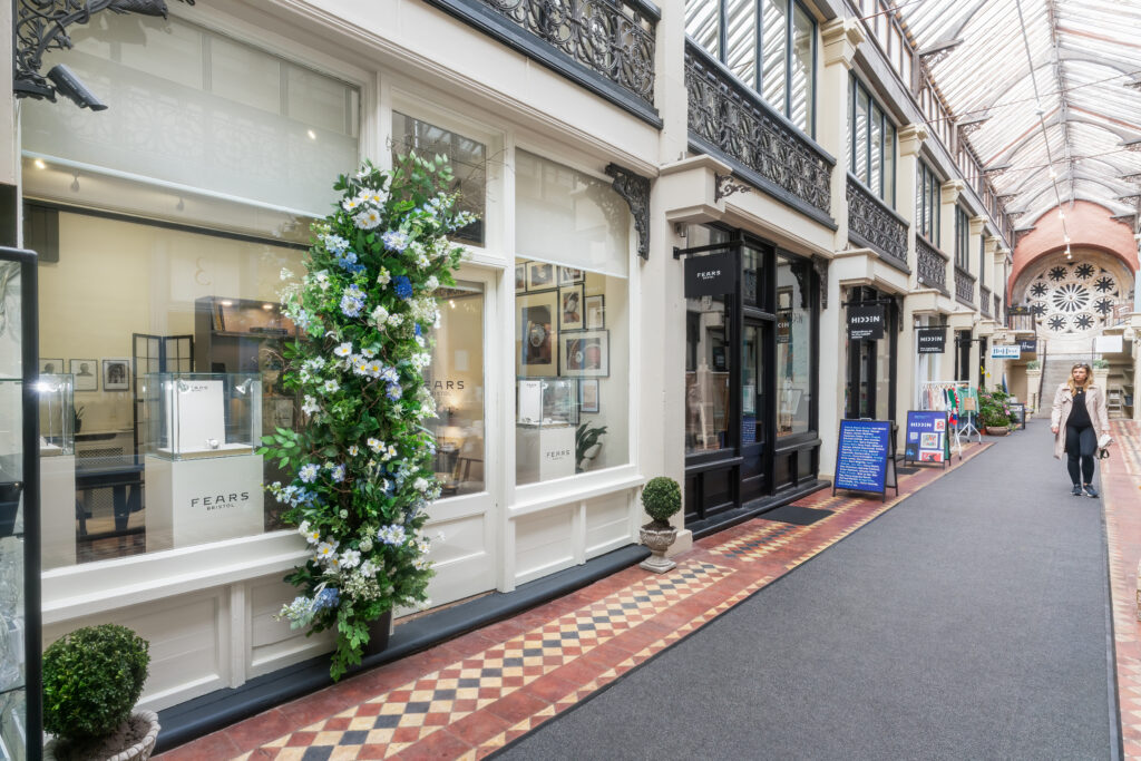 Fears Bristol 克利夫顿商场 4 号店 商场全景 02.04.24