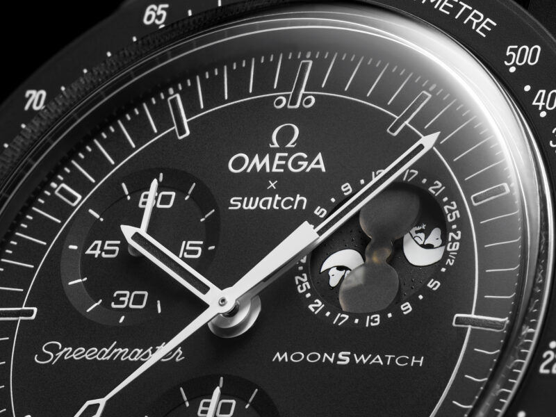 Wearables cyfeh3pe sc01 24 bioceramicmoonswatch missiontothemoonphase newmoon close up dial