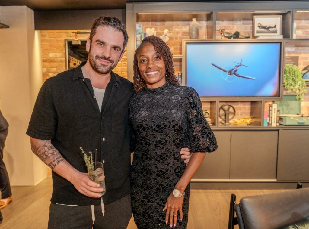 马蒂·恩古吉·库珀和他的丈夫克里斯