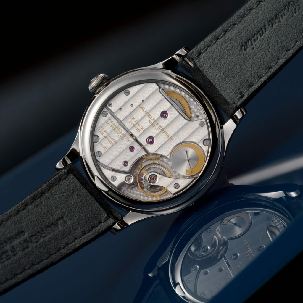 Laurent Ferrier 经典月亮蓝色不锈钢底盖 2 生活方式正面 HD 刻度 1