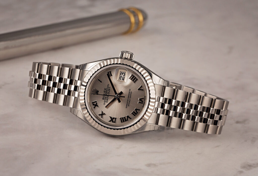 Analog watches for lady