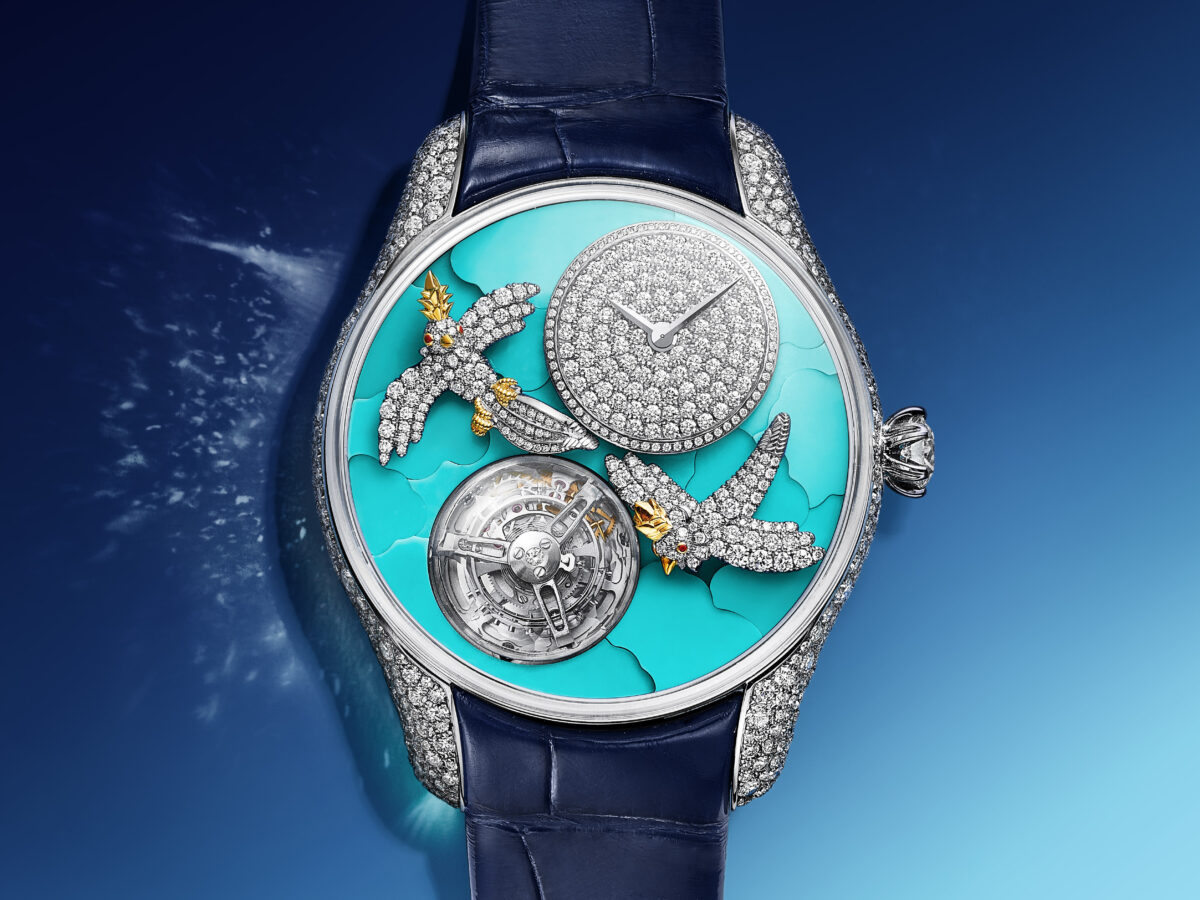 Tiffany グランドブルーダイヤルストラップウォッチ ティファニー ブルーに彩られたウォッチ | Tiffany & Co.