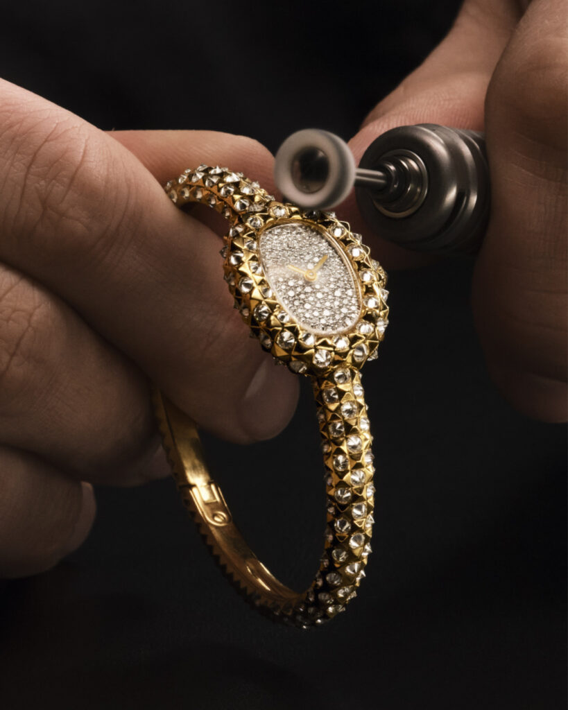 Cartier relaunches the Roadster in Watches and Wonders drop